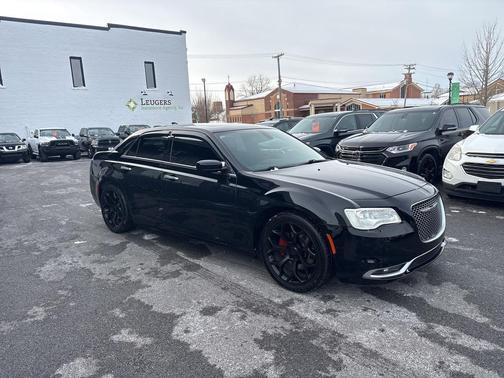 2018 Chrysler 300 C