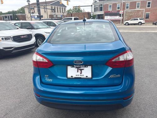 Blue Candy 2017 Ford Fiesta SE