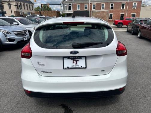 Oxford White 2017 Ford Focus SE