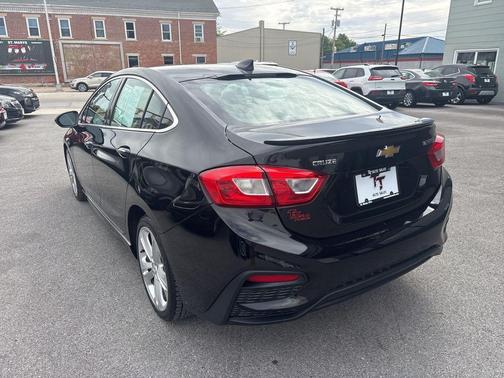 Mosaic Black Metallic 2018 Chevrolet Cruze Premier