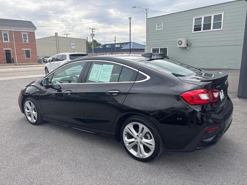Mosaic Black Metallic 2018 Chevrolet Cruze Premier