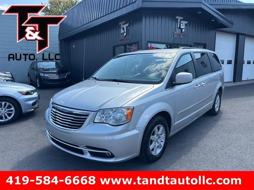 2011 Chrysler Town & Country Touring