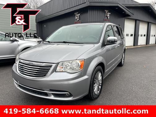 2016 Chrysler Town & Country Touring-L