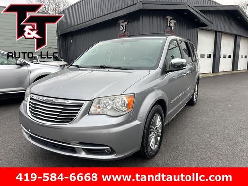 2016 Chrysler Town & Country Touring-L