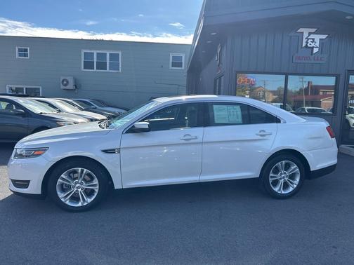 2017 Ford Taurus SEL