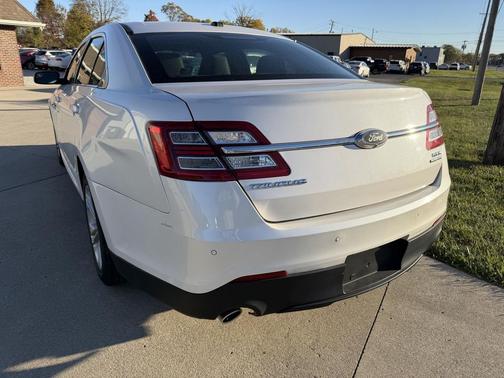 2017 Ford Taurus SEL