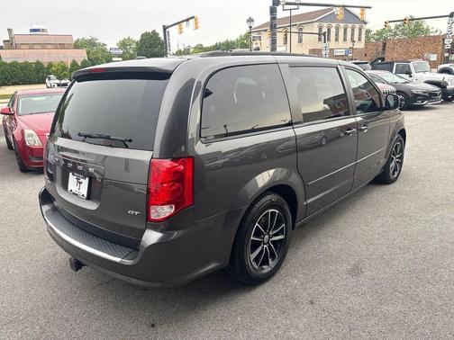 Granite Crystal Metallic Clearcoat 2017 Dodge Grand Caravan GT