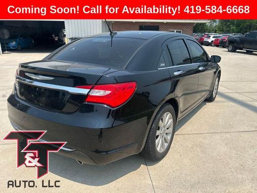 Black Clearcoat 2013 Chrysler 200 Limited
