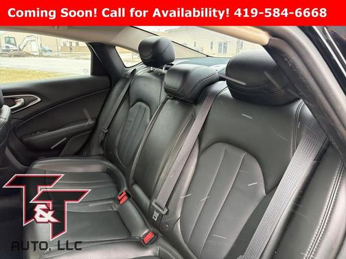 2017 Chrysler 200 Limited