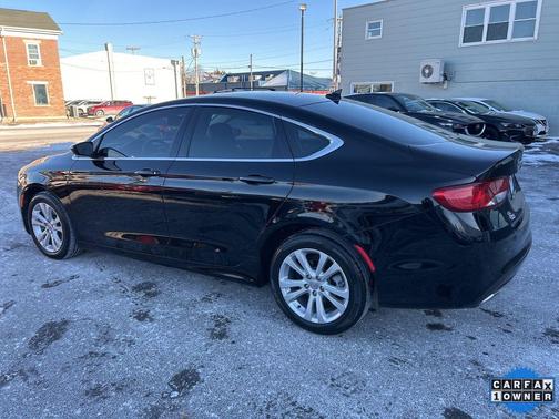 2017 Chrysler 200 Limited