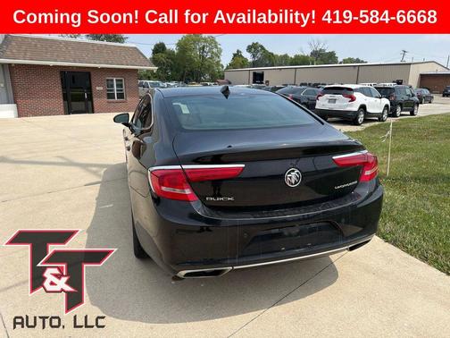 Black Onyx 2017 Buick LaCrosse Essence