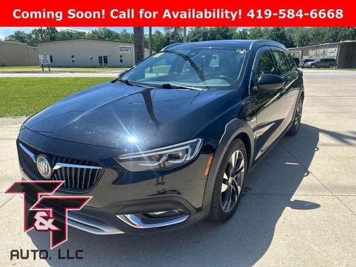 Ebony Twilight Metallic 2019 Buick Regal TourX Essence