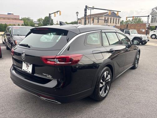 Ebony Twilight Metallic 2019 Buick Regal TourX Essence