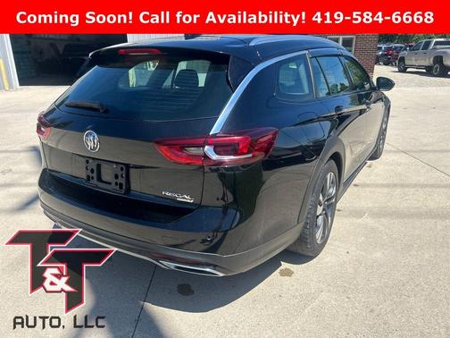 Ebony Twilight Metallic 2019 Buick Regal TourX Essence