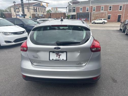Ingot Silver 2015 Ford Focus SE