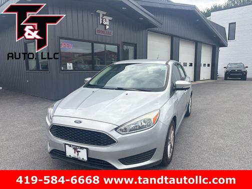Ingot Silver 2015 Ford Focus SE