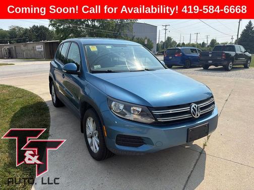 Pacific Blue Metallic 2017 Volkswagen Tiguan Limited 2.0T