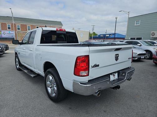 Bright White Clearcoat 2019 RAM 1500 Big Horn