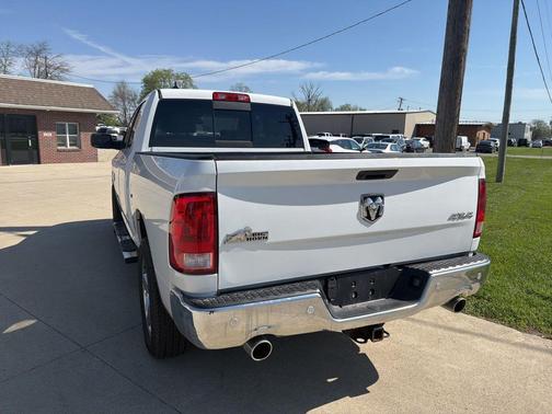 Bright White Clearcoat 2019 RAM 1500 Big Horn