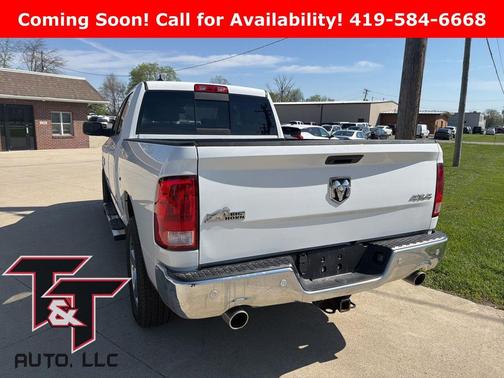 Bright White Clearcoat 2019 RAM 1500 Big Horn
