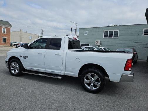 Bright White Clearcoat 2019 RAM 1500 Big Horn