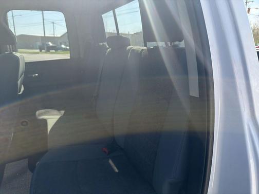 Bright White Clearcoat 2019 RAM 1500 Big Horn