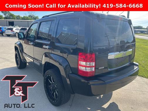 Brilliant Black Crystal Pearlcoat 2012 Jeep Liberty Sport