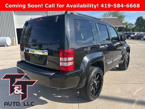 Brilliant Black Crystal Pearlcoat 2012 Jeep Liberty Sport