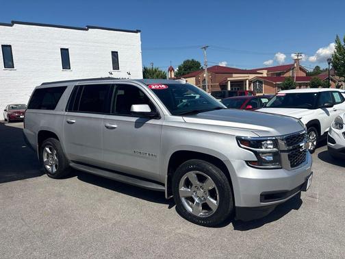 Silver Ice Metallic 2016 Chevrolet Suburban LT