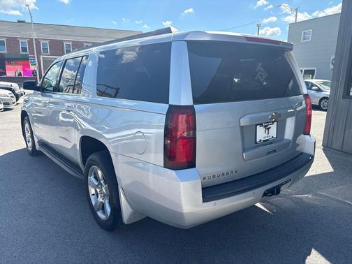 Silver Ice Metallic 2016 Chevrolet Suburban LT