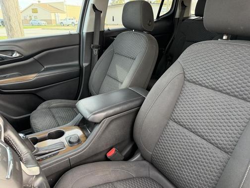 2018 GMC Acadia SLE-2