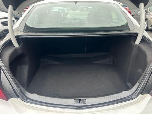 Summit White 2017 Buick Regal Turbo Sport Touring