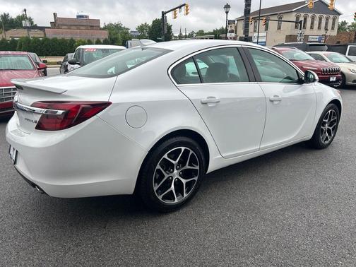 Summit White 2017 Buick Regal Turbo Sport Touring