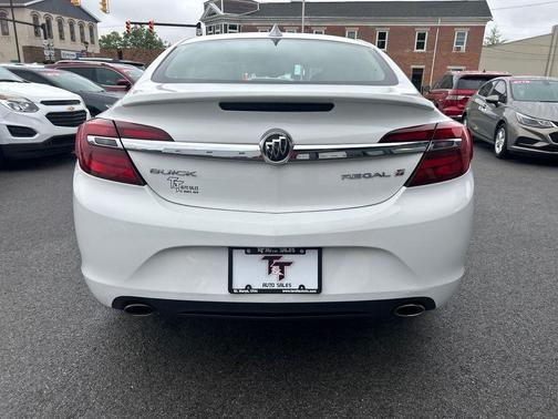 Summit White 2017 Buick Regal Turbo Sport Touring