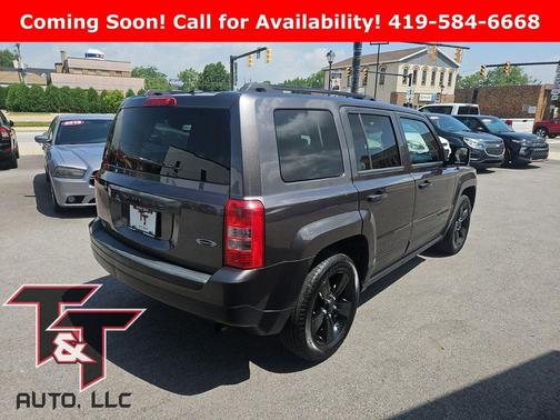 Granite Crystal Metallic Clearcoat 2014 Jeep Patriot Sport