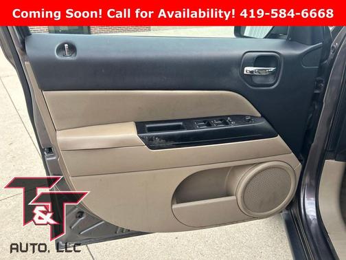Granite Crystal Metallic Clearcoat 2014 Jeep Patriot Sport