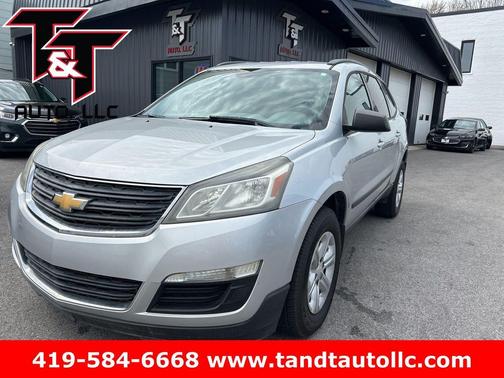 Silver Ice Metallic 2014 Chevrolet Traverse LS