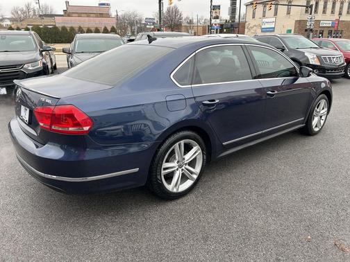 2015 Volkswagen Passat 1.8T Auto SEL Premium