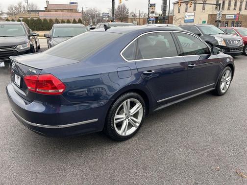 2015 Volkswagen Passat 1.8T Auto SEL Premium