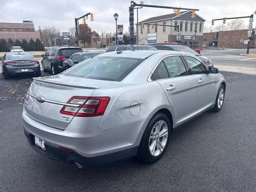2016 Ford Taurus SEL