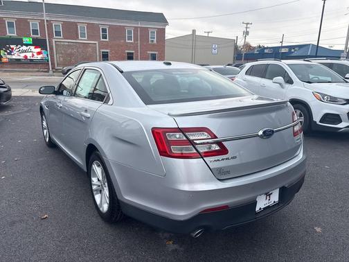 2016 Ford Taurus SEL