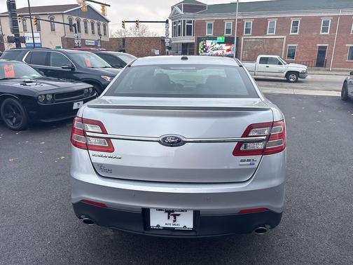 2016 Ford Taurus SEL