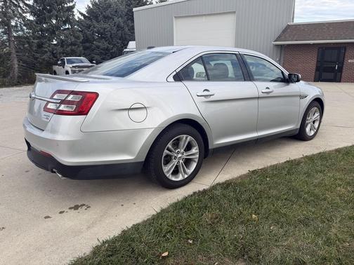2016 Ford Taurus SEL