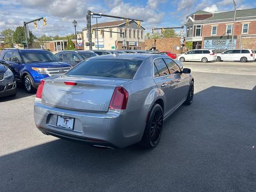 2018 Chrysler 300 Limited