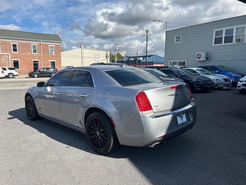 2018 Chrysler 300 Limited