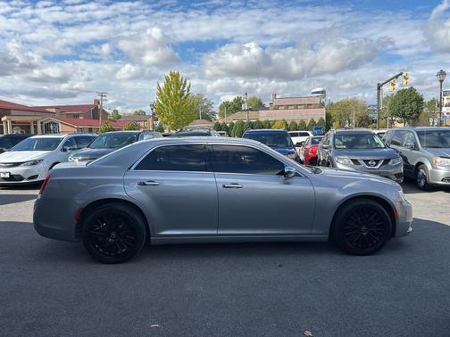 2018 Chrysler 300 Limited