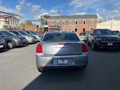 2018 Chrysler 300 Limited