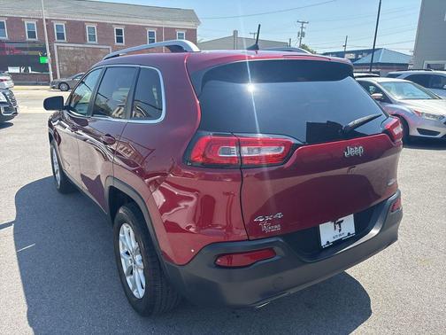 Deep Cherry Red Crystal Pearlcoat 2016 Jeep Cherokee Latitude
