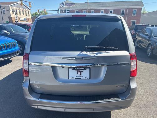 2013 Chrysler Town & Country Limited