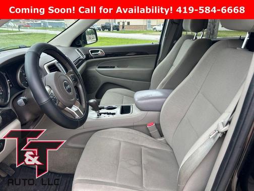 Brilliant Black Crystal Pearlcoat 2013 Jeep Grand Cherokee Laredo